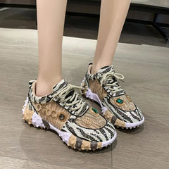 Schuhe für Frauen 2024Neue Strass Damen Sneakers Diamant Atmungsaktiv Luxus Casual Dicke Böden Papa Sport Schuh Zapatos Mujer