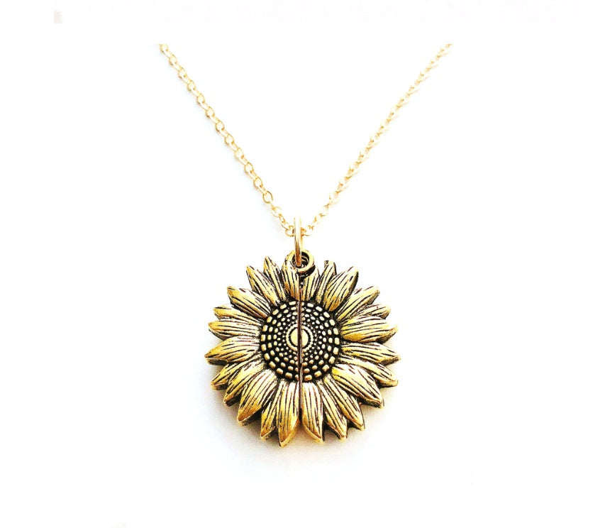 Collar con letras dobles de girasol