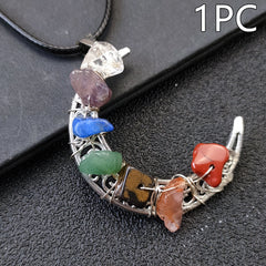 Collar con pentagrama y luna de los siete chakras y piedra de cristal