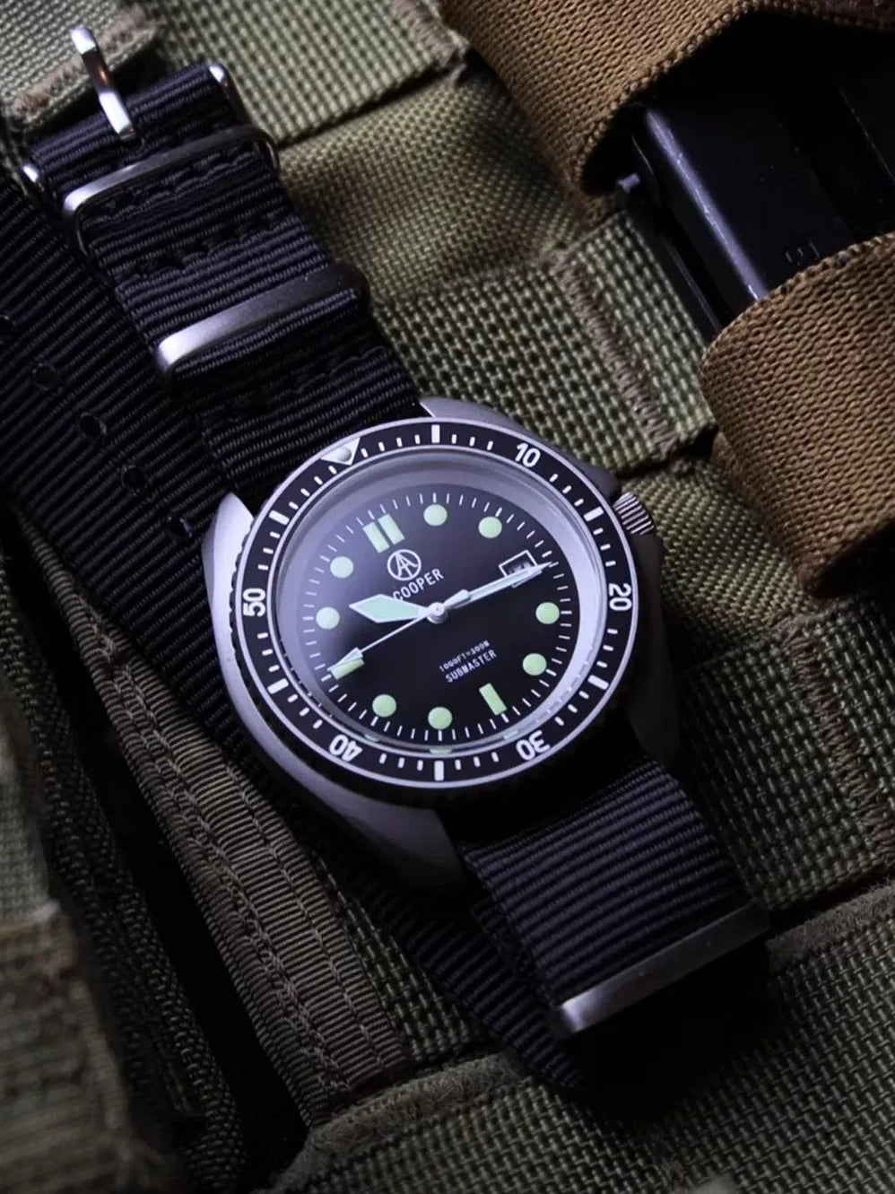 Factory Original 42mm Cooper Submaster SAS SBS Military 300M Diver Men's Classical Watch Super Luminous Nylon Strap SM8016