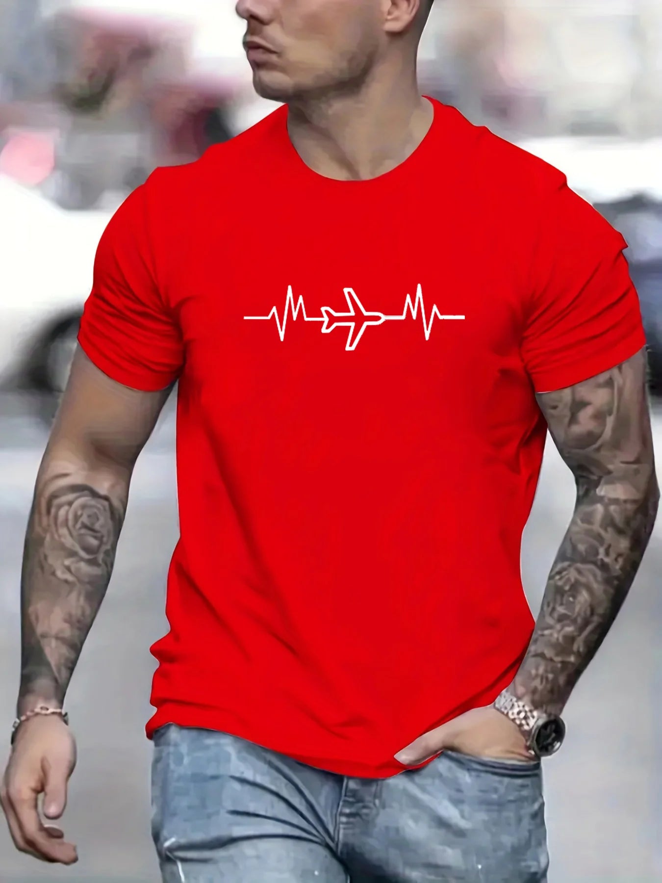 Camiseta de manga corta con cuello redondo y estampado gráfico de aviones creativos de talla grande holgada de algodón 100 % para hombre