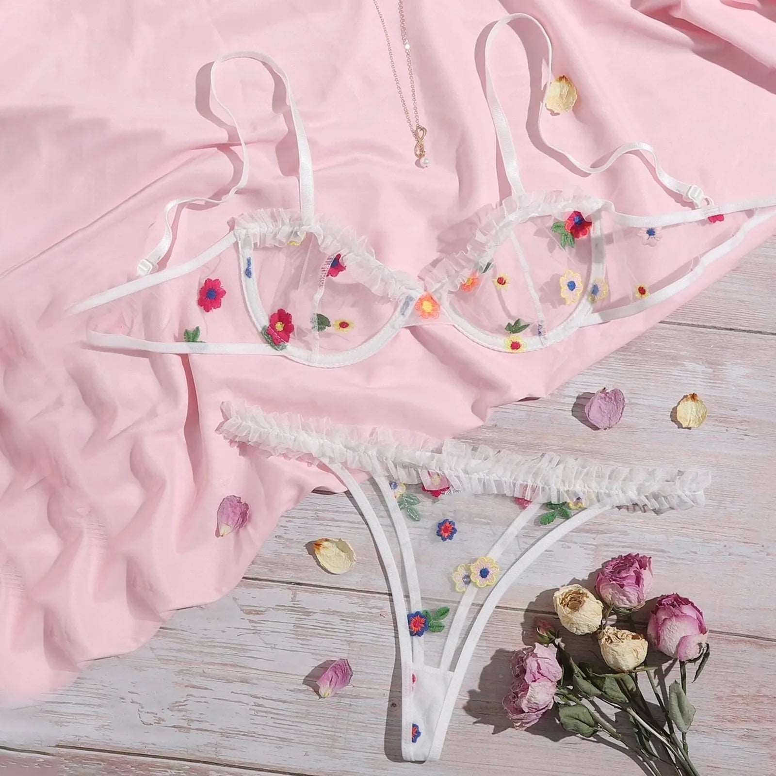 Female Underwear Flowers Embroidery Lingerie For Ladies Lingeries Sets Sexy Bra G-String Thong Sleepwear Lingerie Woman Clothing