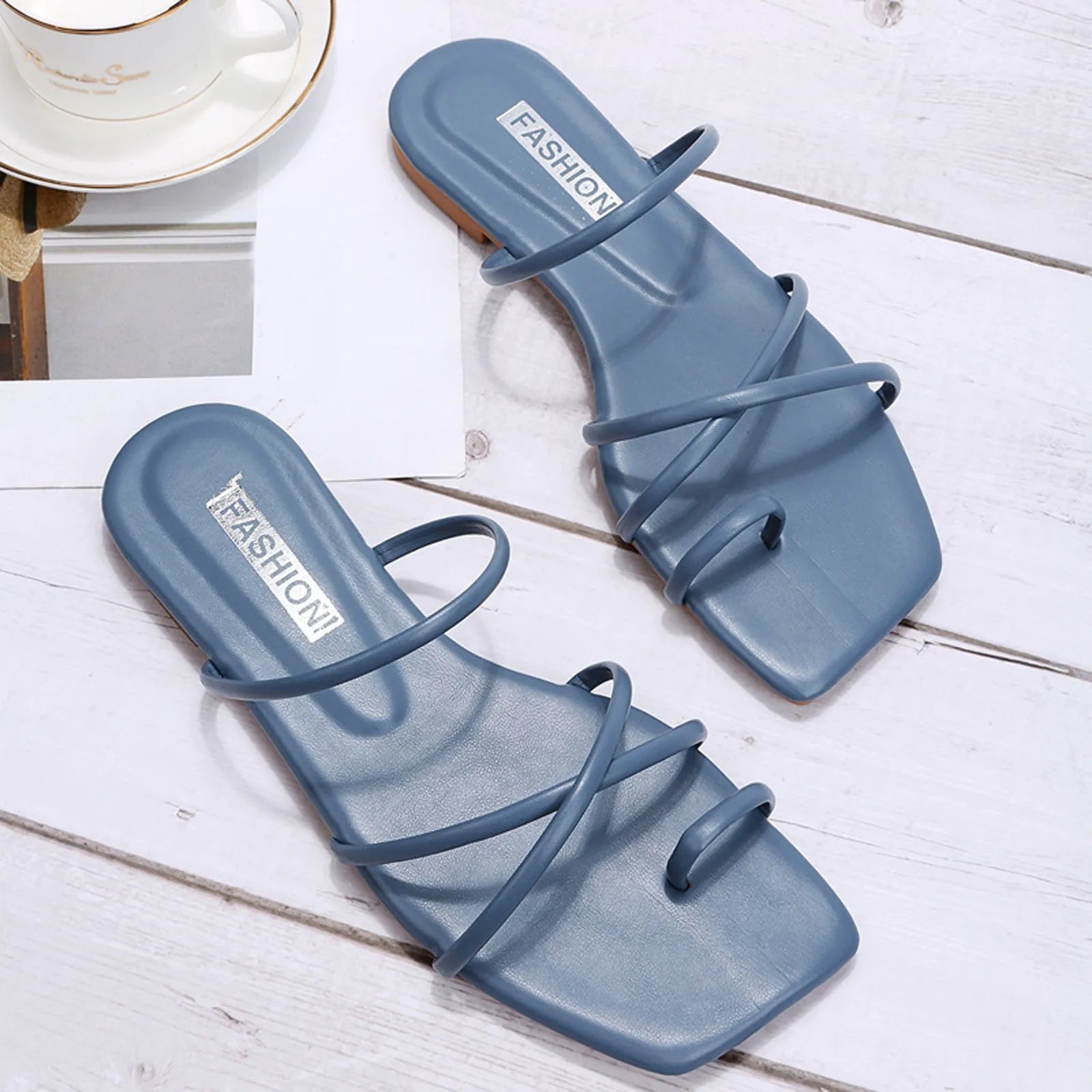 Women sandals 2023 Summer White Flat Sandals Luxury casual Bridal Wedding Shoes Strap Beach Sandals Roman Slipper