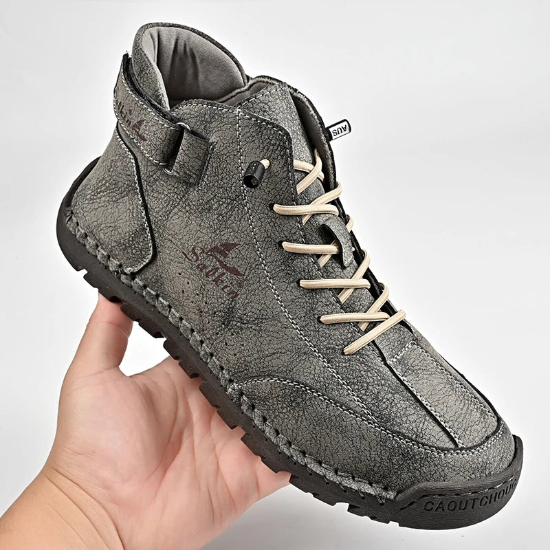 Neue 2024 handgemachte Leder Männer Stiefel Mode Designer Schuhe Mann Leder Stiefeletten Männer Walking Schuh Atmungsaktive Hombres Botas