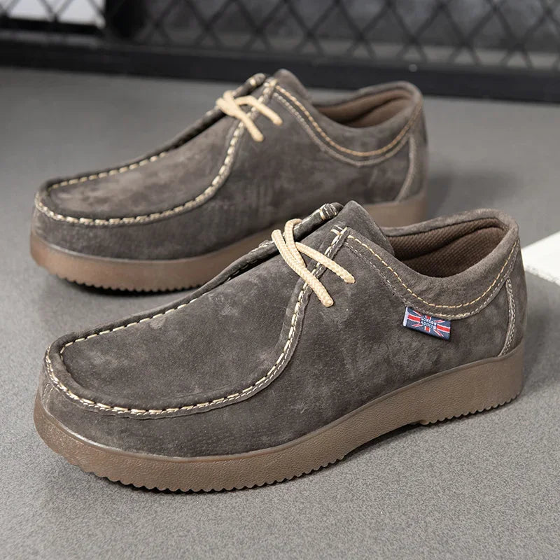 Neue Herren Freizeitschuhe Luxus handgefertigte Wildleder Sneakers Herren Arbeitsschuhe mit Schnürung für Wanderschuhe im Freien