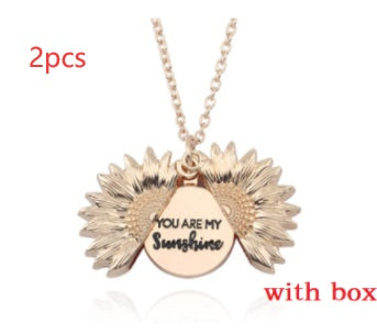 Collar con letras dobles de girasol