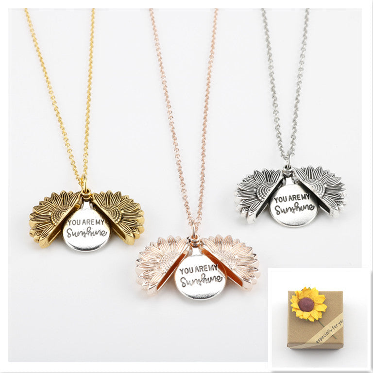 Collar con letras dobles de girasol